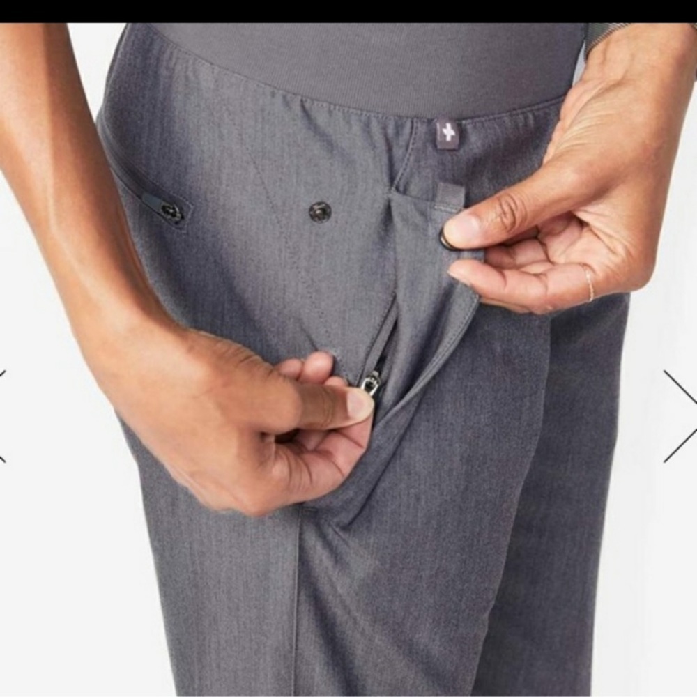 Figs Castelar Graphite Pants and Top - Picture 15 of 15